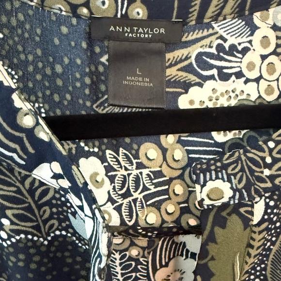 Ann Taylor Floral Print Button Long Sleeve Dress - Picture 4 of 4